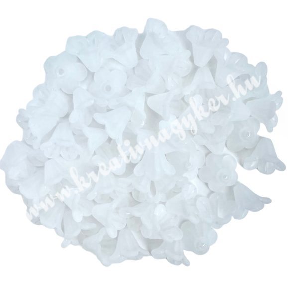 Fűzhető műanyag harangvirág, 17,5x12 mm, opál fehér, 50 db/csomag