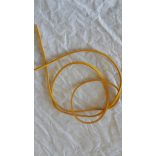Szintetikus bőrszál, 2mmx75cm, napsárga, 50 szál/köteg