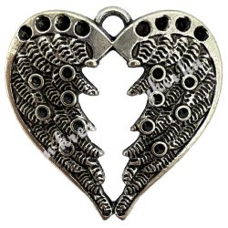   Strasszolható fémmedál, szív alakú angyalszárny, platina, 29x3x30 mm, 5 db/csomag